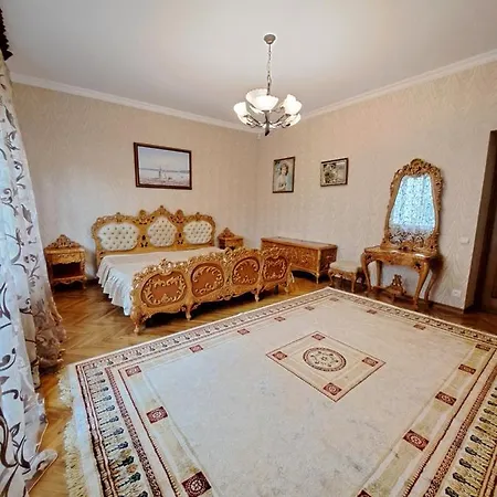 Casa De Lux Telecentru Holiday home Chisinau