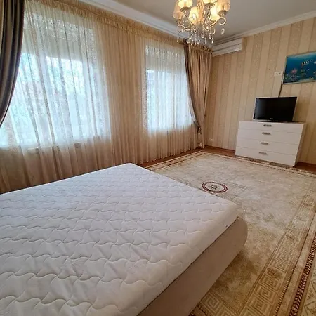 Casa De Lux Telecentru Holiday home *