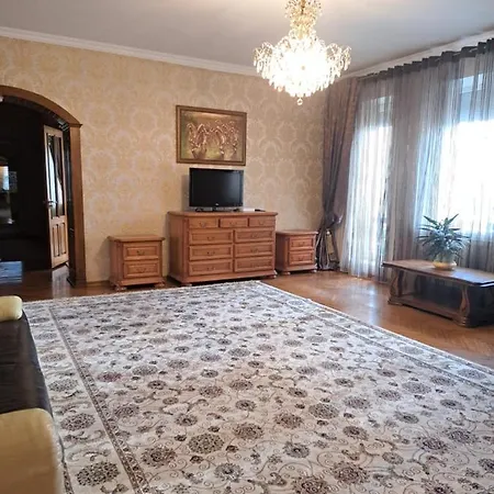 Casa De Lux Telecentru Holiday home Chisinau