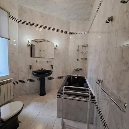 Casa De Lux Telecentru Holiday home Chisinau